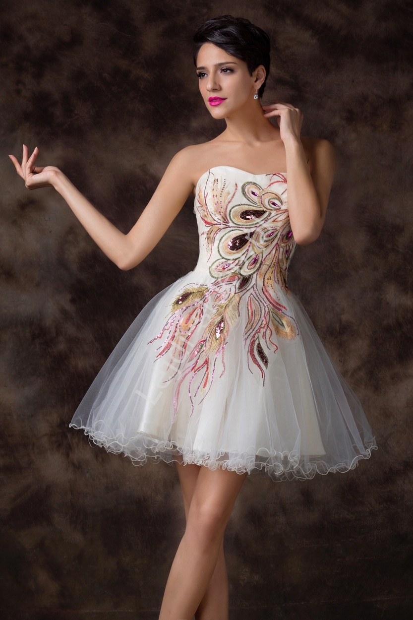 Balowa sukienka tiulowa na wesele pawie pióra