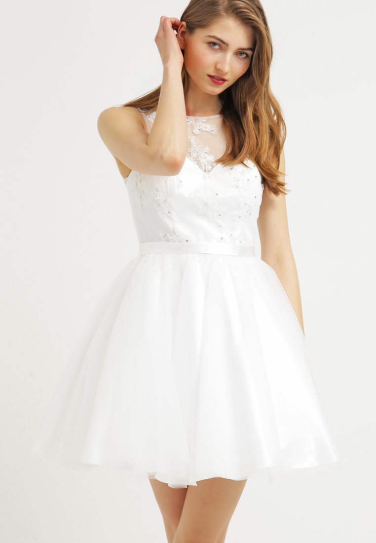 Sukienka koktajlowa na wesele biała
