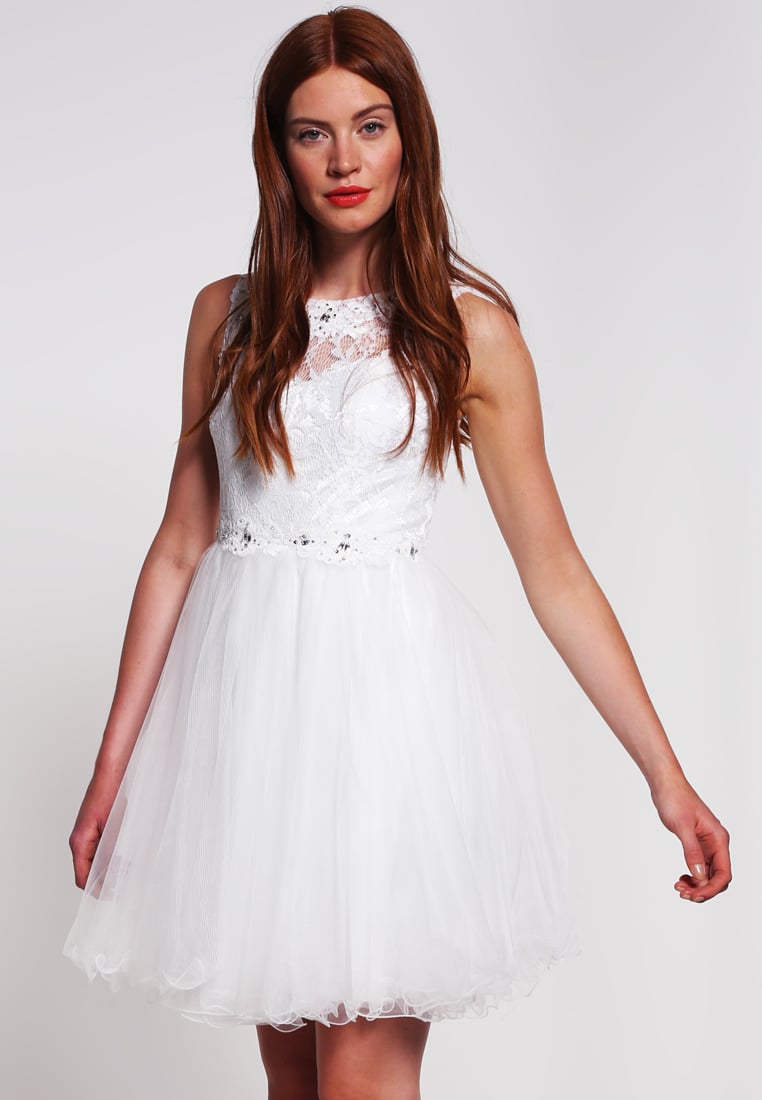 Balowa biała sukienka na studniówkę sylwestra lub wesele