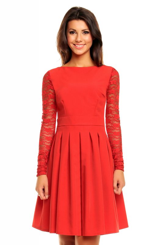 Czerwona sukienka z koronkowymi rękawami
