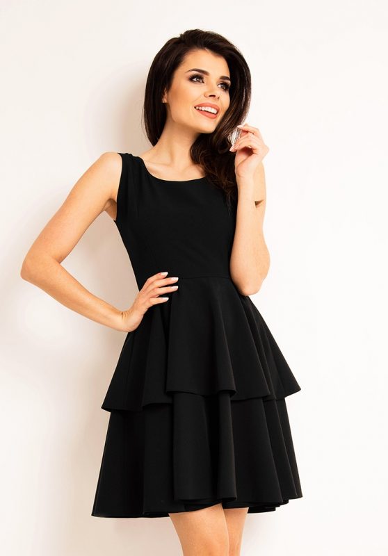 Czarna sukienka z podwójną falbanką na lato