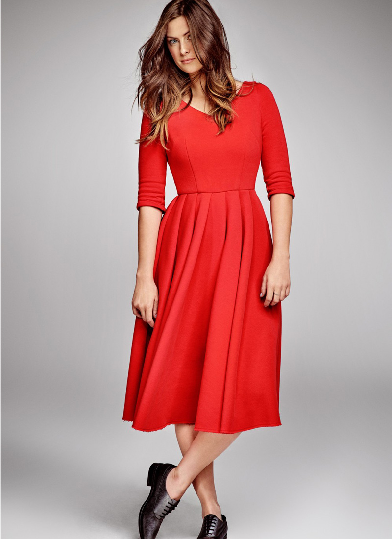 Koktajlowa czerwona sukienka za kolano