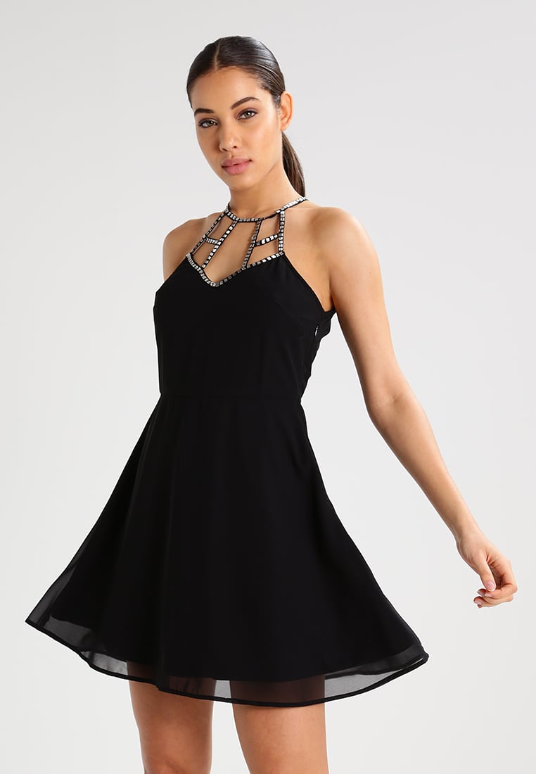 Czarna mini sukienka sylwestrowa