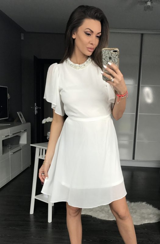 Biała koktajlowa sukienka z szyfonu
